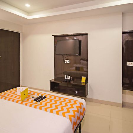 Fabhotel Chetan Executive Hadapsar Phursungi Bagian luar foto