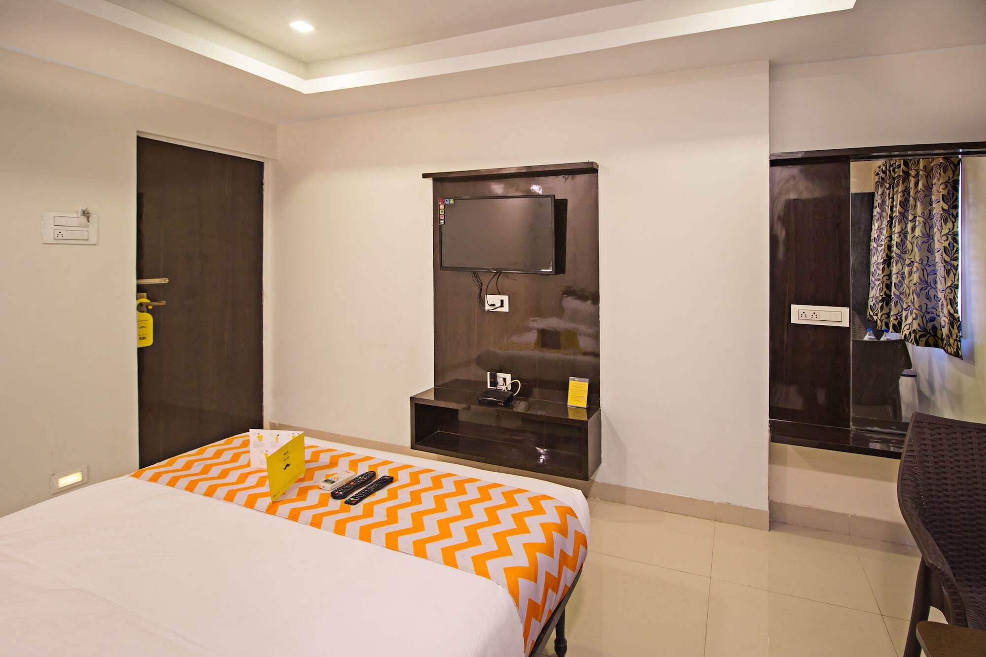 Fabhotel Chetan Executive Hadapsar Phursungi Bagian luar foto